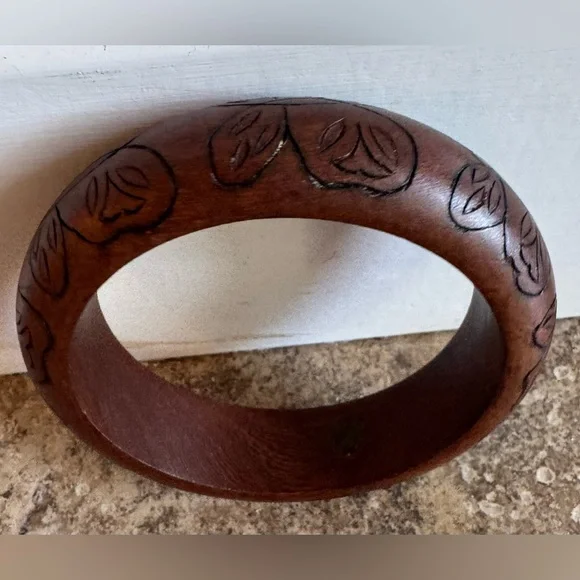 Elegant Brown Carved Wooden Bracelet - Picture 1 of 4